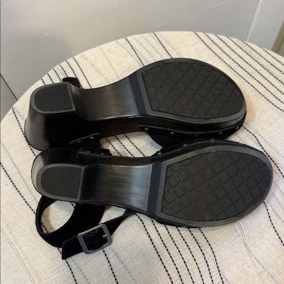 House of Harlow Black Suede Women's Clogs - Picture 7 of 9